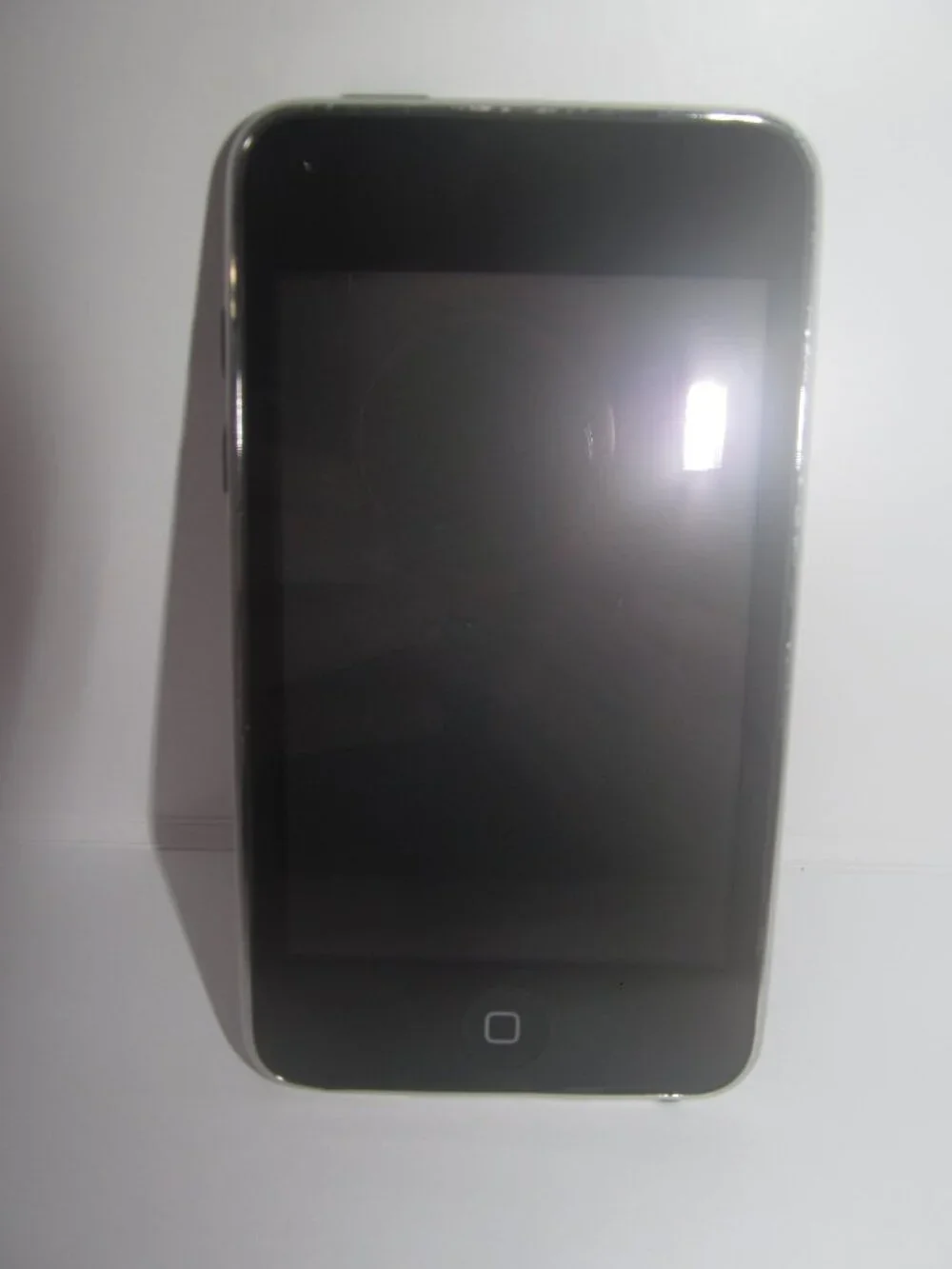 Apple iPod touch 3rd Generation Black (32 GB) UNTESTED AS IS FOR PARTS OR REPAIR